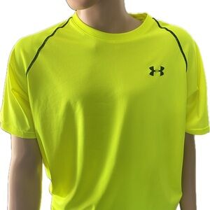 Men’s Under Armour yellow short sleeve shirt